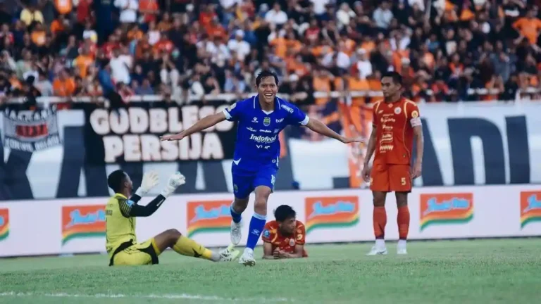 persib bangkit dari ketertinggalan untuk menundukka