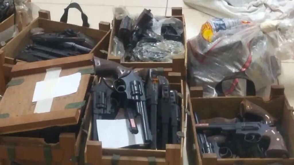 Polisi Selidiki Temuan 995 Senjata Api, Narkoba, dan VCD Porno di Ruangan Sekolah Swasta Jaksel whatsapp image 2026 08 07 at 9.51.38 am (1)