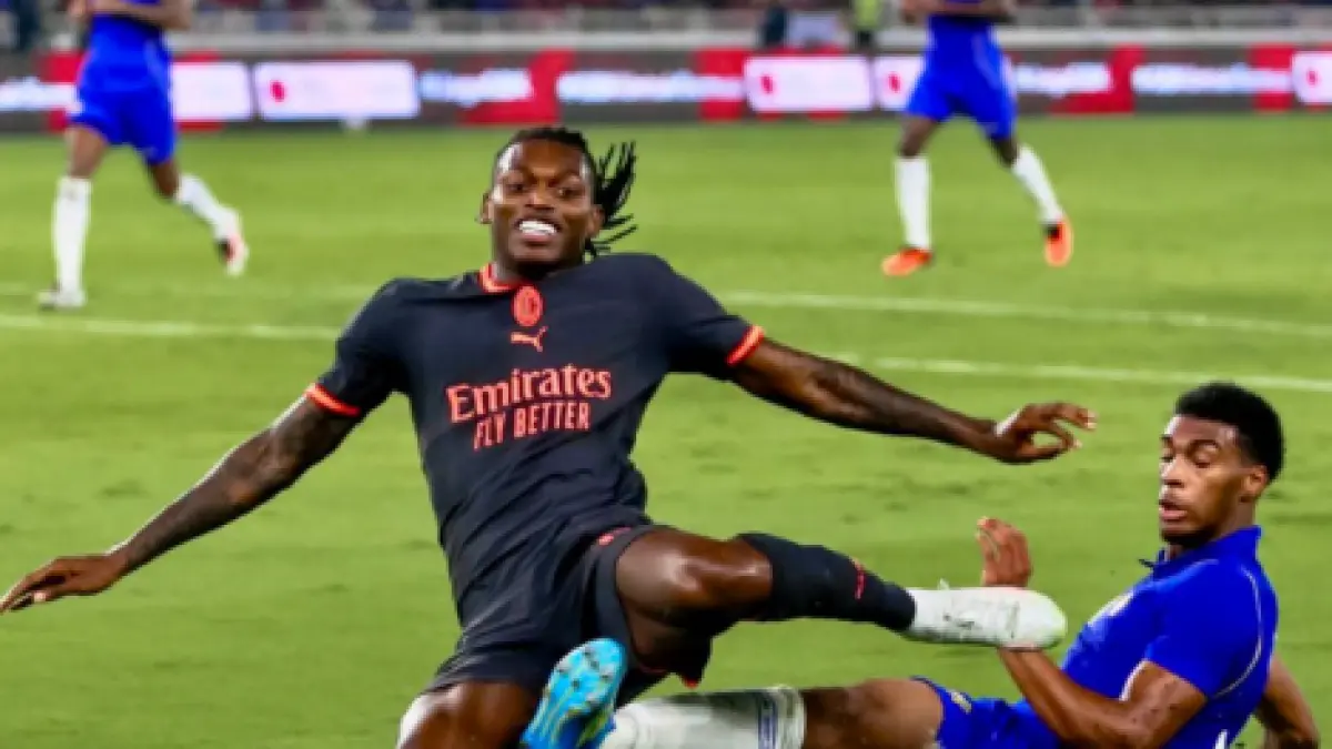 Home elementor rafael leao ketika berdual dengan pemain chelsea di sugbk jakarta bgraj